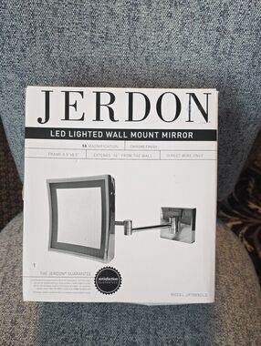 JERDON LED Lighted Wall Mount Mirror - Chrome